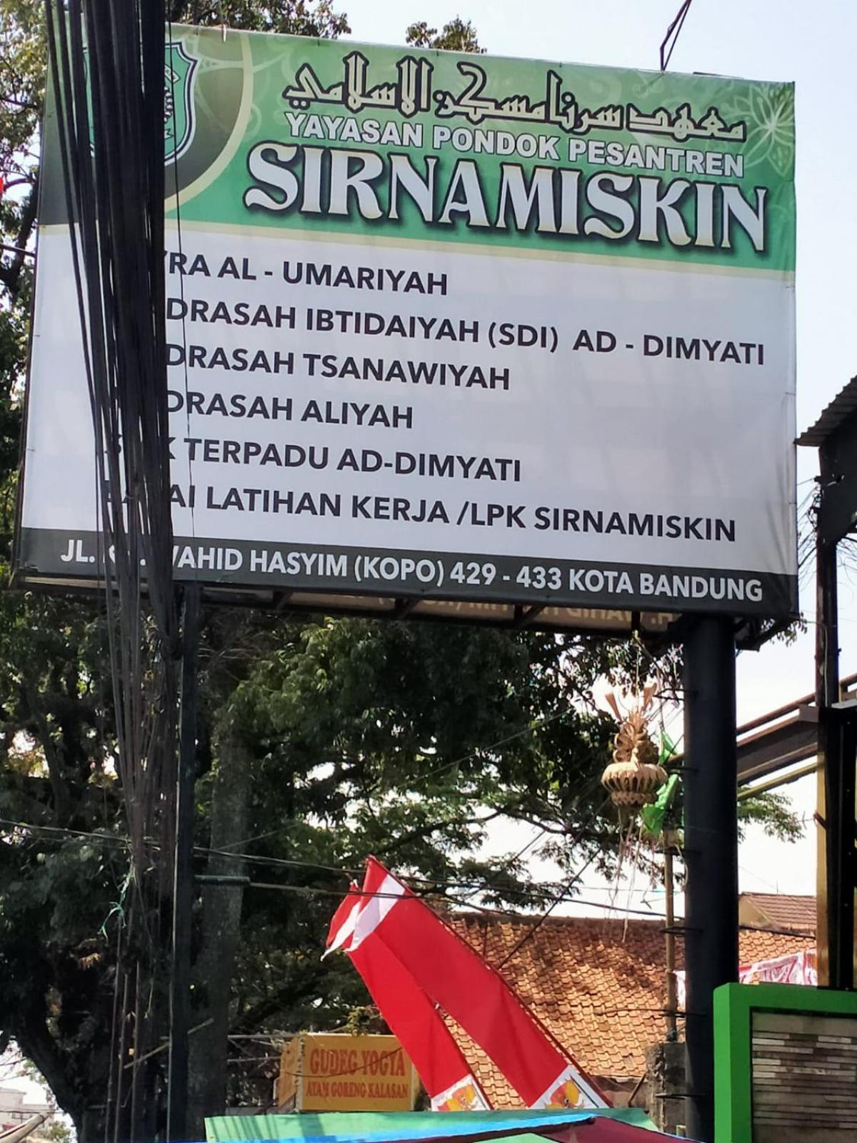 Gh Sirnamiskin 반둥 외부 사진